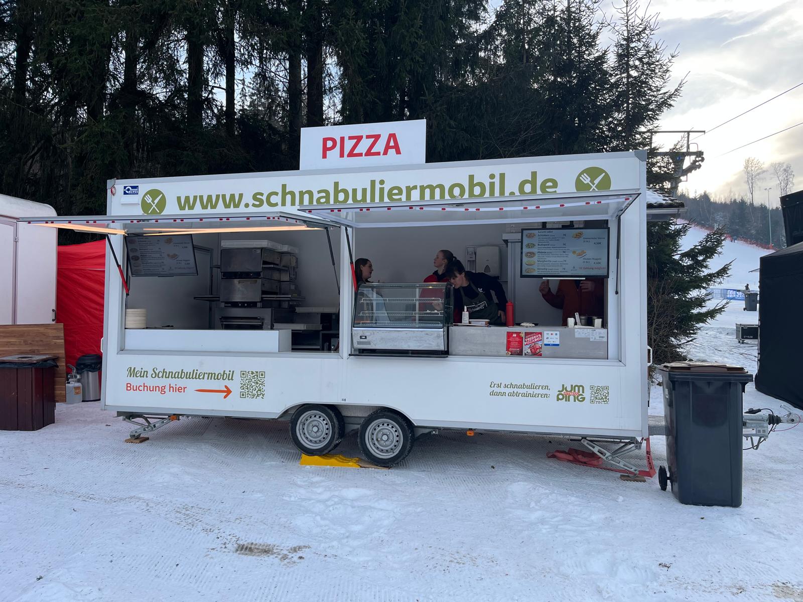 Pizza aus dem Schnabuliermobil